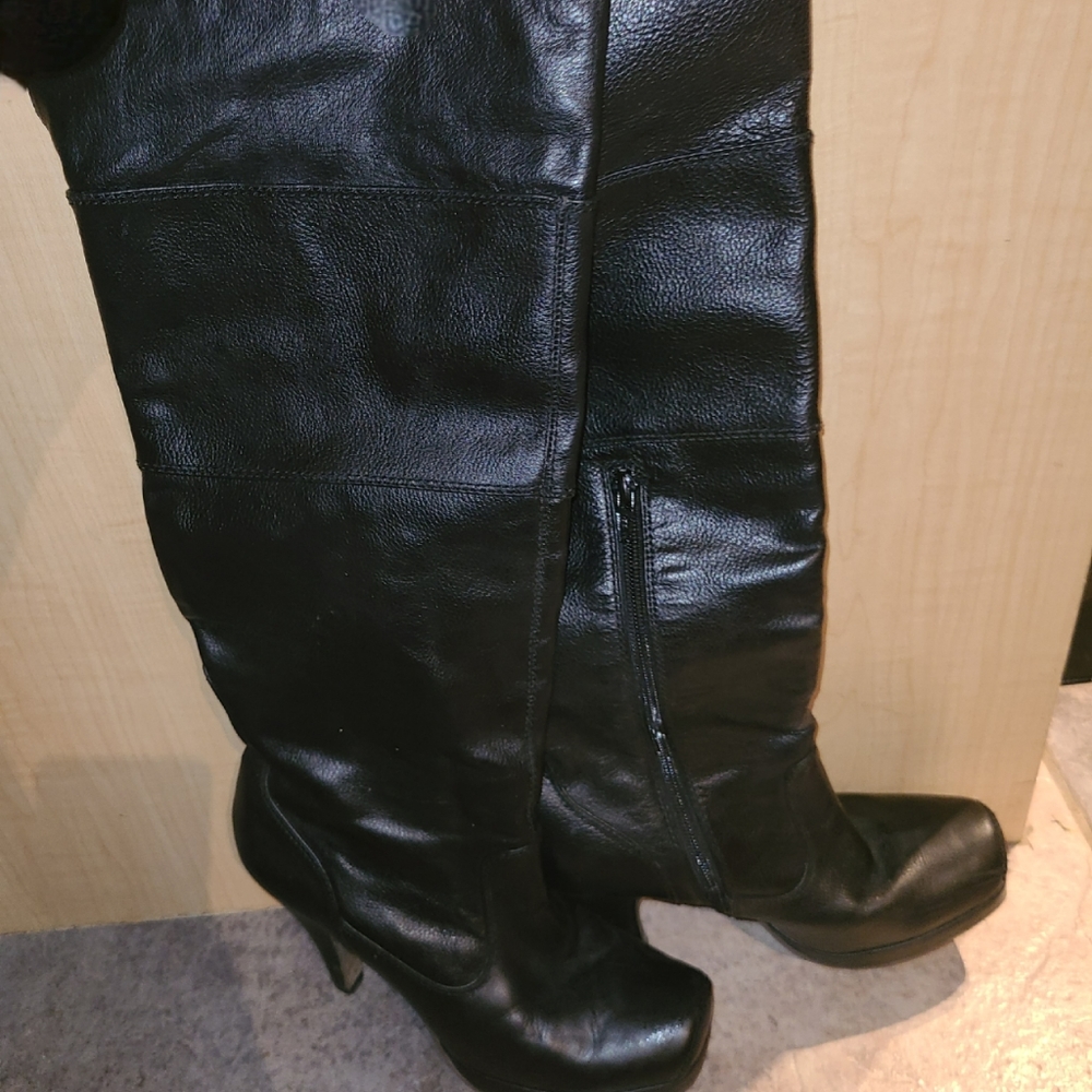 7.5 NaNa Black Leather over the knee boots